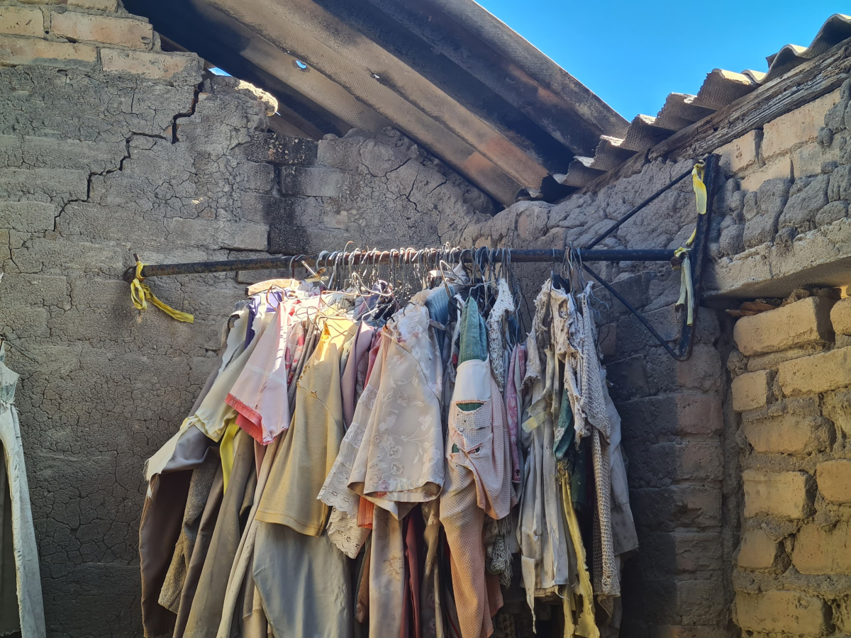 Villagers in Gqalaza in Gwanda claim to be taunted by ghosts at a neglected homestead.

They further claim that these clothes have been hanging since 1988 after the owner left for south Africa. Meanwhile, traditional leaders are calling for the destruction of the homestead.