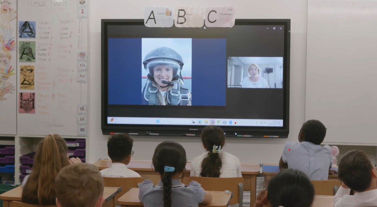 InspiringTF's tweet image. Careers Variety day at Pimlico Junior!
@KirstyMurphyRAF ✈️, @BBC5Live’s Shalomi Cole📺 12 amazing volunteers from theatre, health, finance & more.
One future film director even quizzed videographer Zee.
Thanks: @FutureAcademie, @WCCFoundation, @CharlotteGolzari
#InspiringFutures