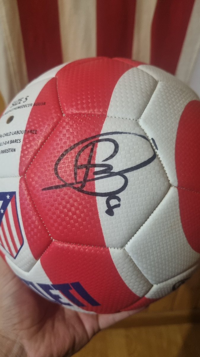 🤝🏻❤️🤍 Muchas gracias <a href="/ComAve_Official/">ComAve - Where Fans Win</a> por el detalle. Fue un placer disfrutar del Metropolitano junto a vosotros. Esperemos repetirlo esta temporada

🔝No dejeis de seguri a ➡️ <a href="/ComAve_Official/">ComAve - Where Fans Win</a> ⬅️ y podrás ganar experiencias y regalos como este 

#sponsored #UnitedToWin #Atleti