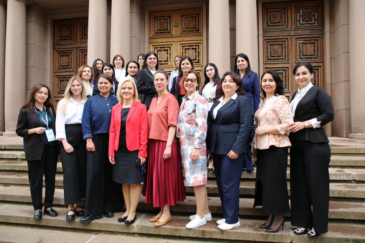 CFLA_gov_lv's tweet image. 🌍 Sieviešu līderība bez robežām: Latvija–Uzbekistāna
📍 Rīga | 📅 14.–18. jūlijs

15 līderes no Uzbekistānas valsts pārvaldes viesojas Latvijā, lai stiprinātu zināšanas par dzimumu līdztiesību un iekļaujošu pārvaldību.

Par vizīti plašāk lasi šeit: cfla.gov.lv/lv/jaunums/sie…