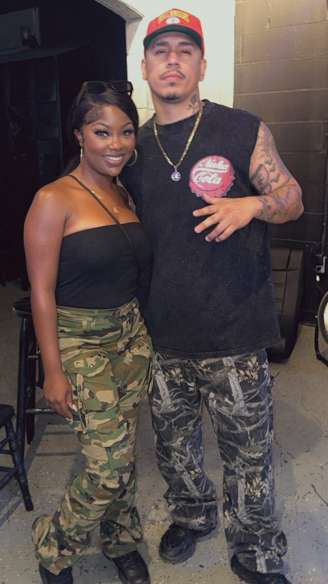 ladii_kii's tweet image. He rap! I clap! Twin shit 😂😂 LOSO LOSO LOSO @EverythingLoso