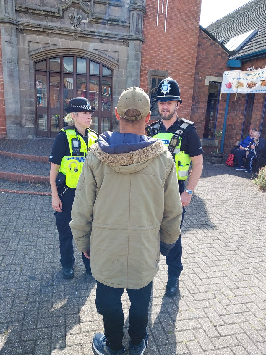 Bournville Neighbourhood Officers are out about in Cotteridge today listening to our community.  #opadvance.