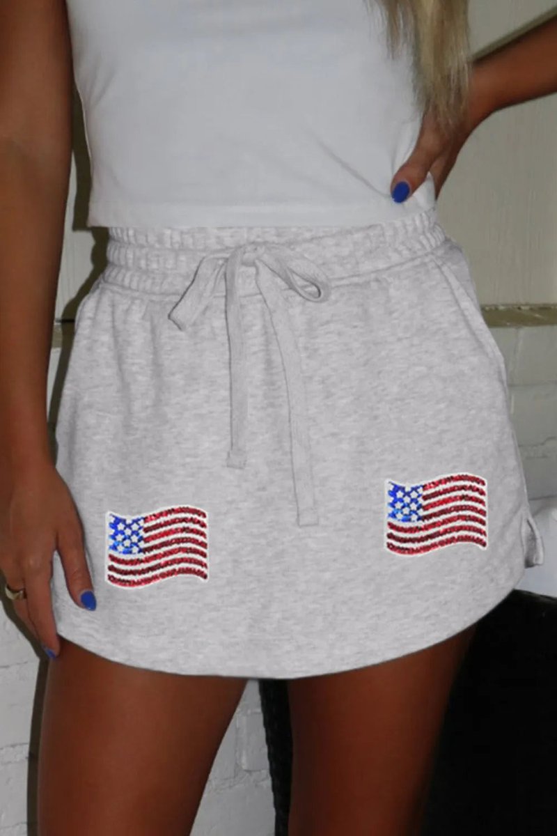 urbanembarstore's tweet image. Refresh your wardrobe with our top skirts! 🇺🇸 American Flag Skirt $48.04, edgy Plaid Hem Denim $49.42, or playful Ruffle Overlay Mini $37.80. Unique details for effortless style! #UrbanEmbar urbanembar.store