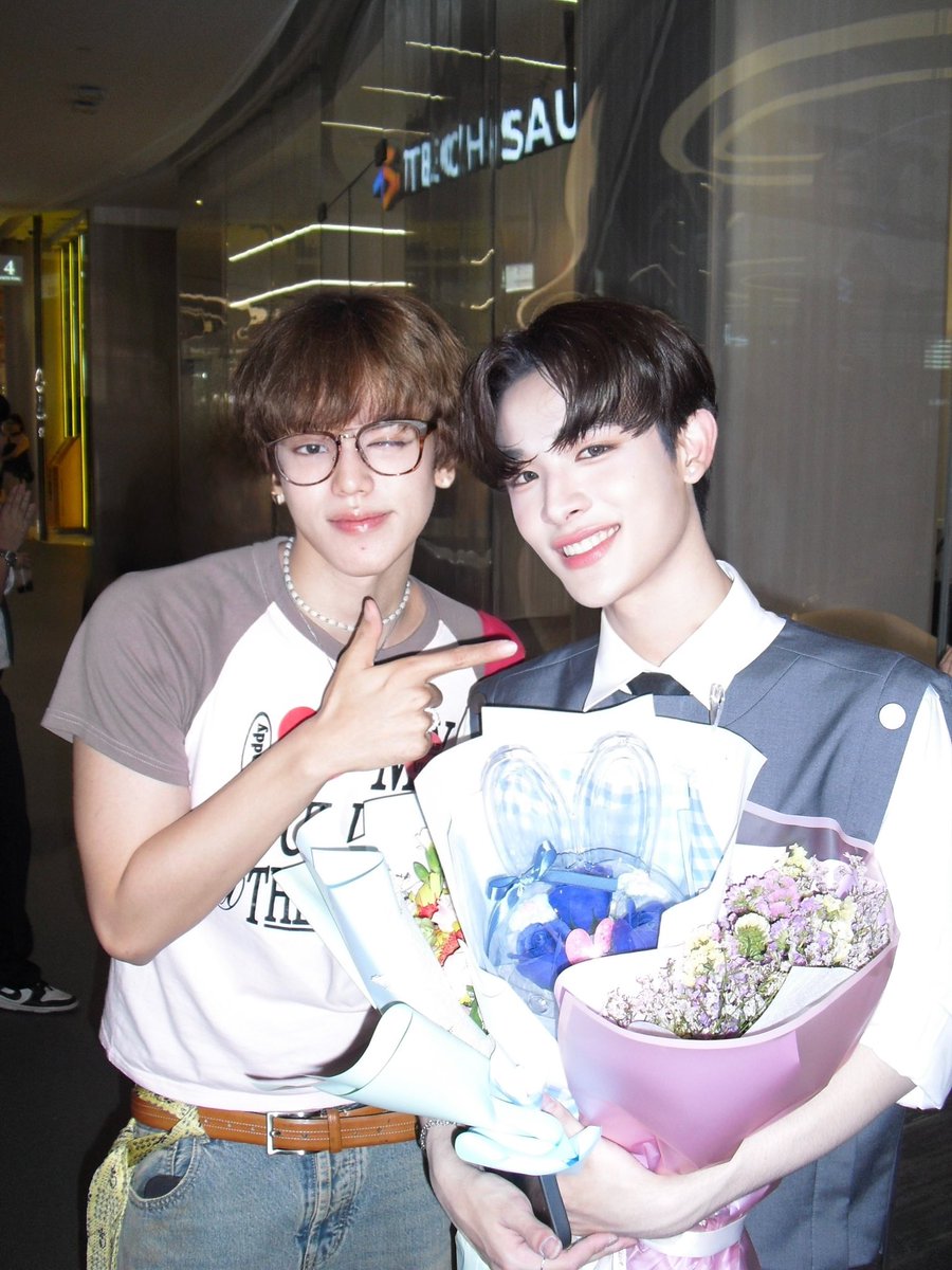 อยู่ดีๆก็…