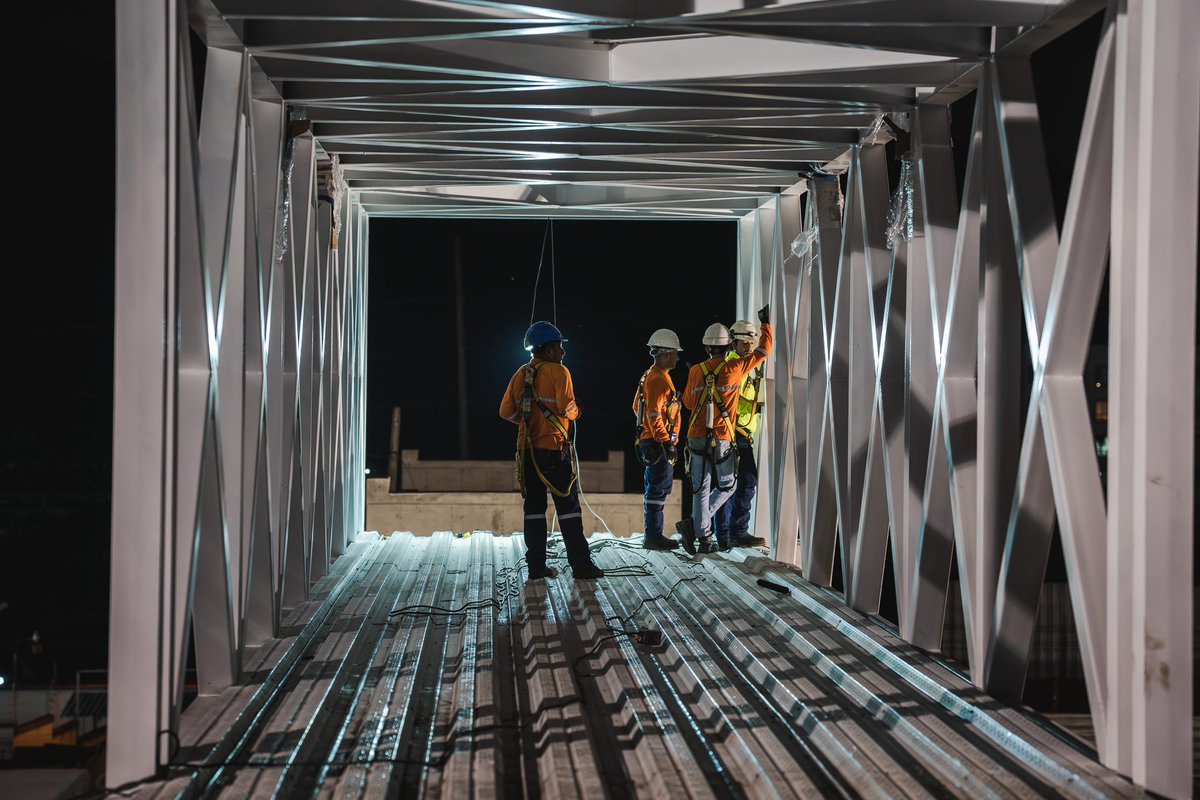 LA TERMINAL TERRESTRE MUNICIPAL COSTA YA NO ES UNA QUIMERA

Está Terminal ya alcanza un 63 % de avance. Como parte del proyecto, estamos instalando un moderno paso peatonal con ascensor, techo y conexión directa a la parada “Universidad del Pacífico”.

Por estos trabajos, entre