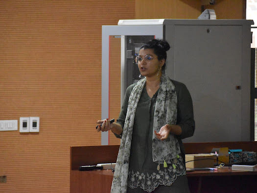 camp_course's tweet image. Thank you Prof. Abhilasha Joshi for bringing real rhythmic spikes to CAMP 2025 with talks on oscillations and how disrupting hippocampal timescales affects spatial learning. Grateful for the science and the smiles on the outing! .That comic style intro was a true fan moment.