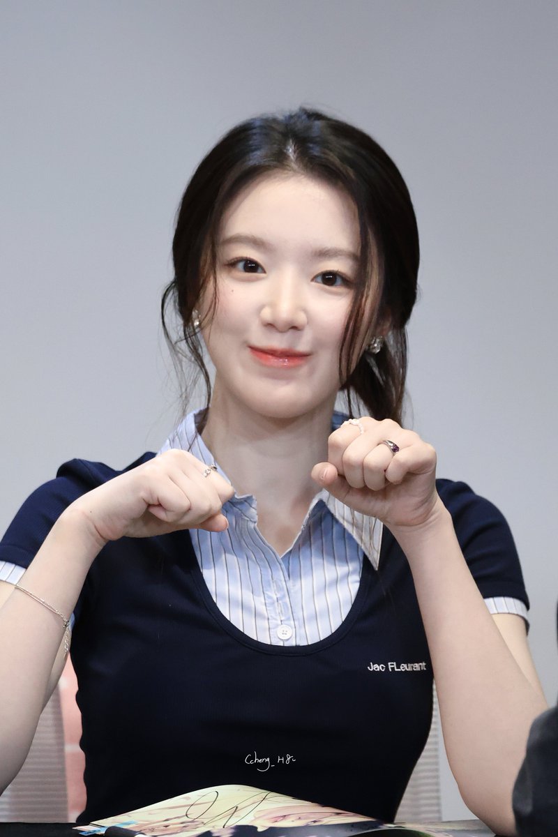 Ccheng_H8's tweet image. 250716 AM
귀여워…..🥹
#슈화 #SHUHUA #舒華
 #아이들 #idle