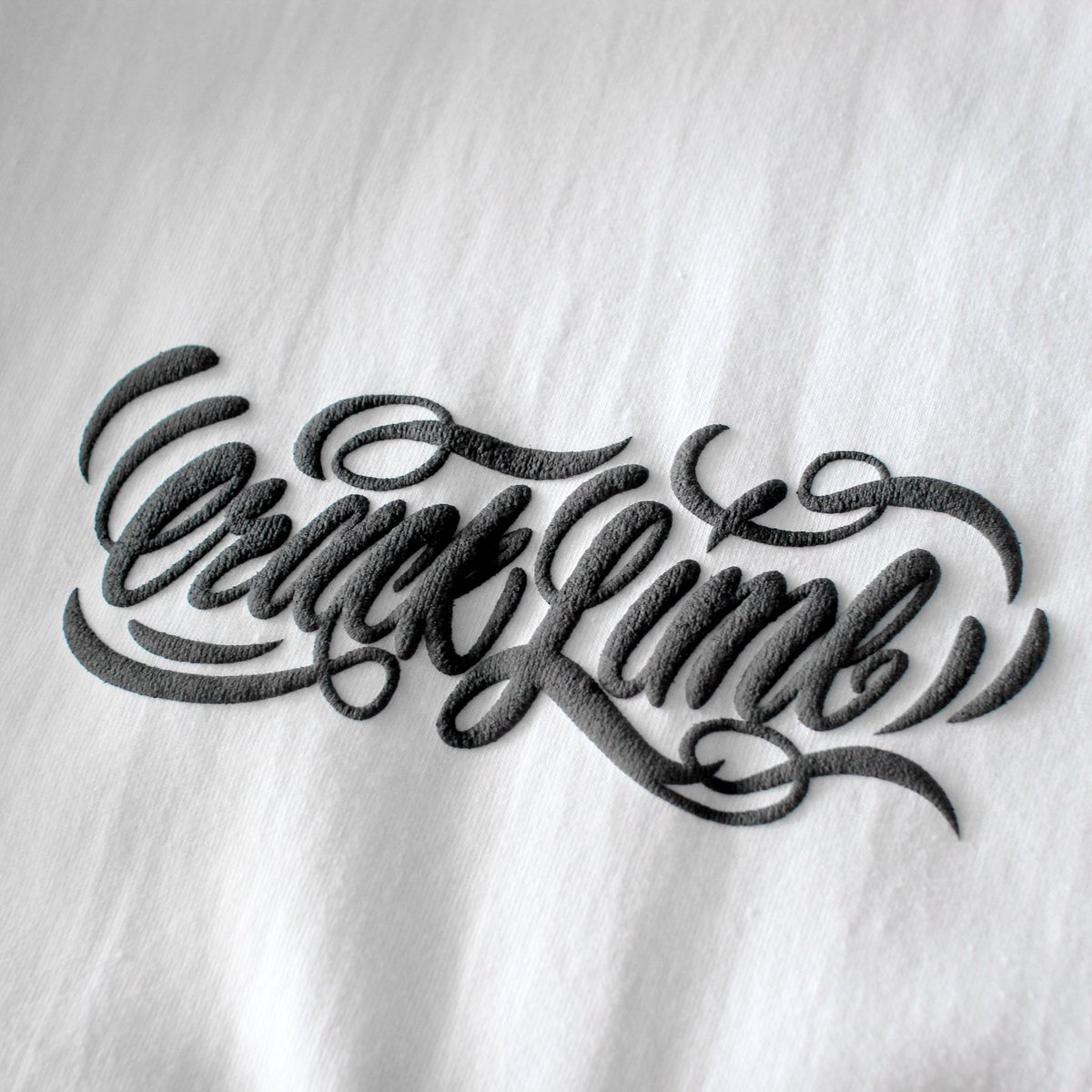 CRACKLIMB's tweet image. 【NEWFUNK / MIRROR TEE】
NEWFUNK OriginalsのTシャツです。フロント書体にプックリと膨らむ特殊プリントを施しています。
▶︎ cracklimb.com/product/4170