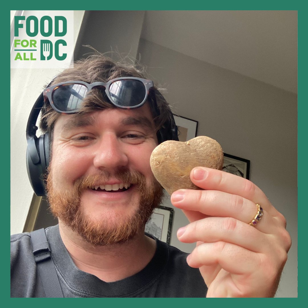 This is Zeke 💛 He spent weeks bagging veggies at FFA, so when we found a heart-shaped potato in a 50 lb sack of donated spuds… we knew who deserved it.

Thanks for bringing the heart, Zeke 🥔
#VolunteerAppreciation #FoodForAllDC #HeartShapedPotato