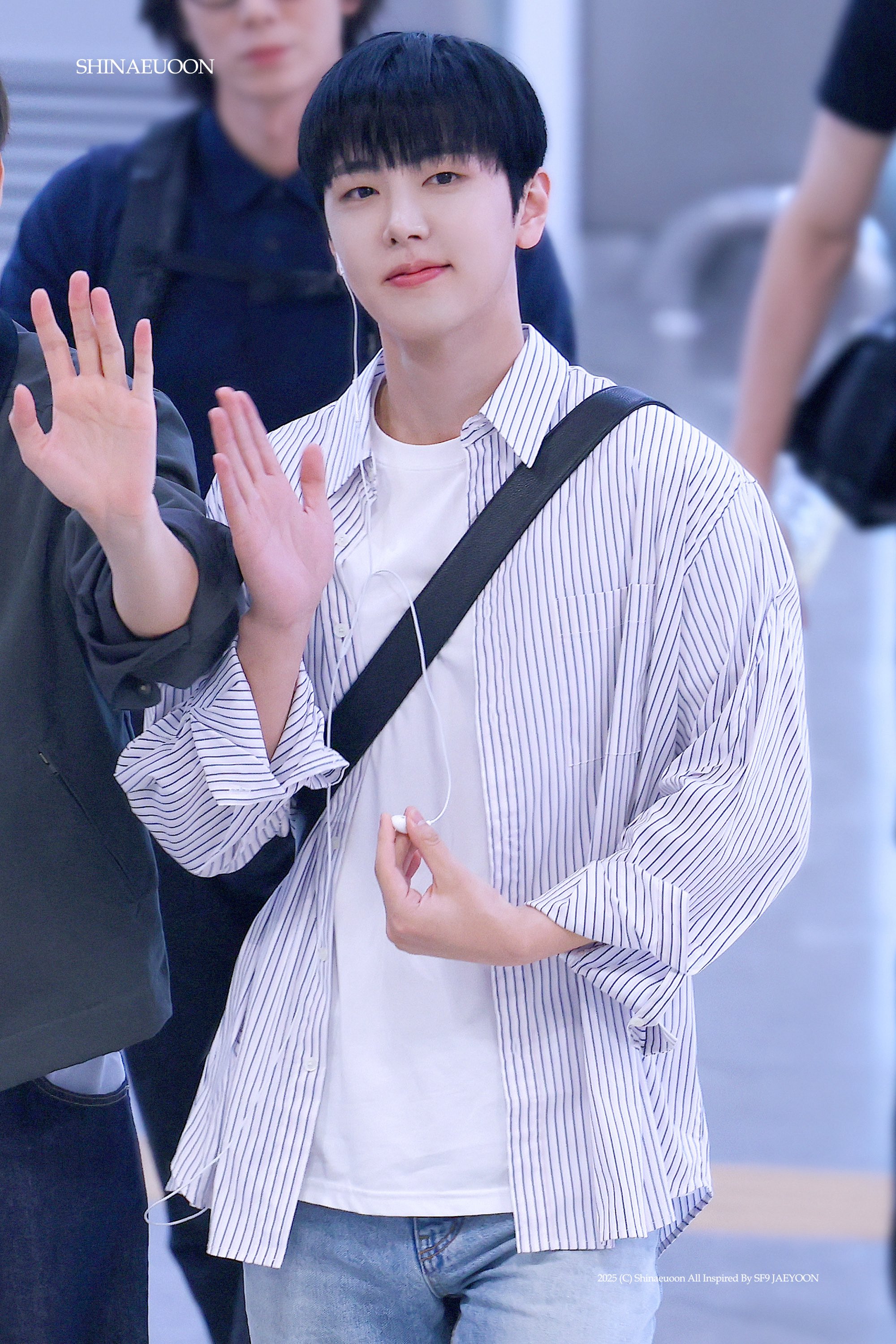 SF9 ツーショット ジェユン Febfm5EaUAAD4o7.jpg:large