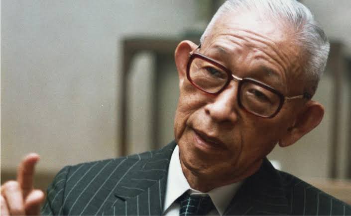 #参議院選挙 も近いから #松下幸之助 の政治に関する考え方を紹介する第3回。
【政治の責任】
民主主義の国家を運営する基本的な責任は、国民の一人一人にあります。したがって、われわれは常に政治の上に、強い責任と要望とをもたなければなりません。