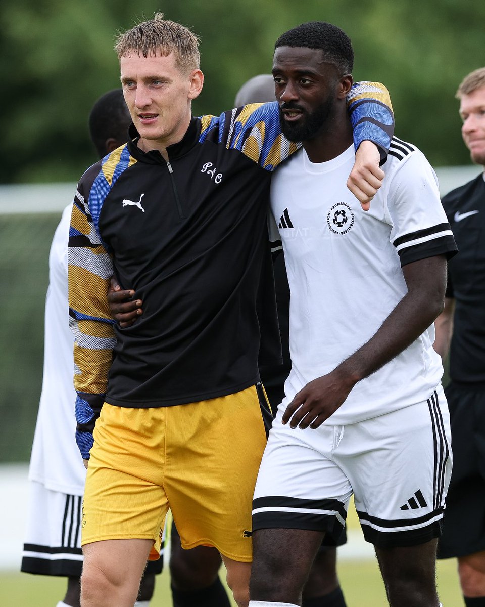 AndyFord33107's tweet image. Saw this picture of Ronan Curtis yesterday and thought he could have a nice side line as a Paul Weller lookalike #Pompey