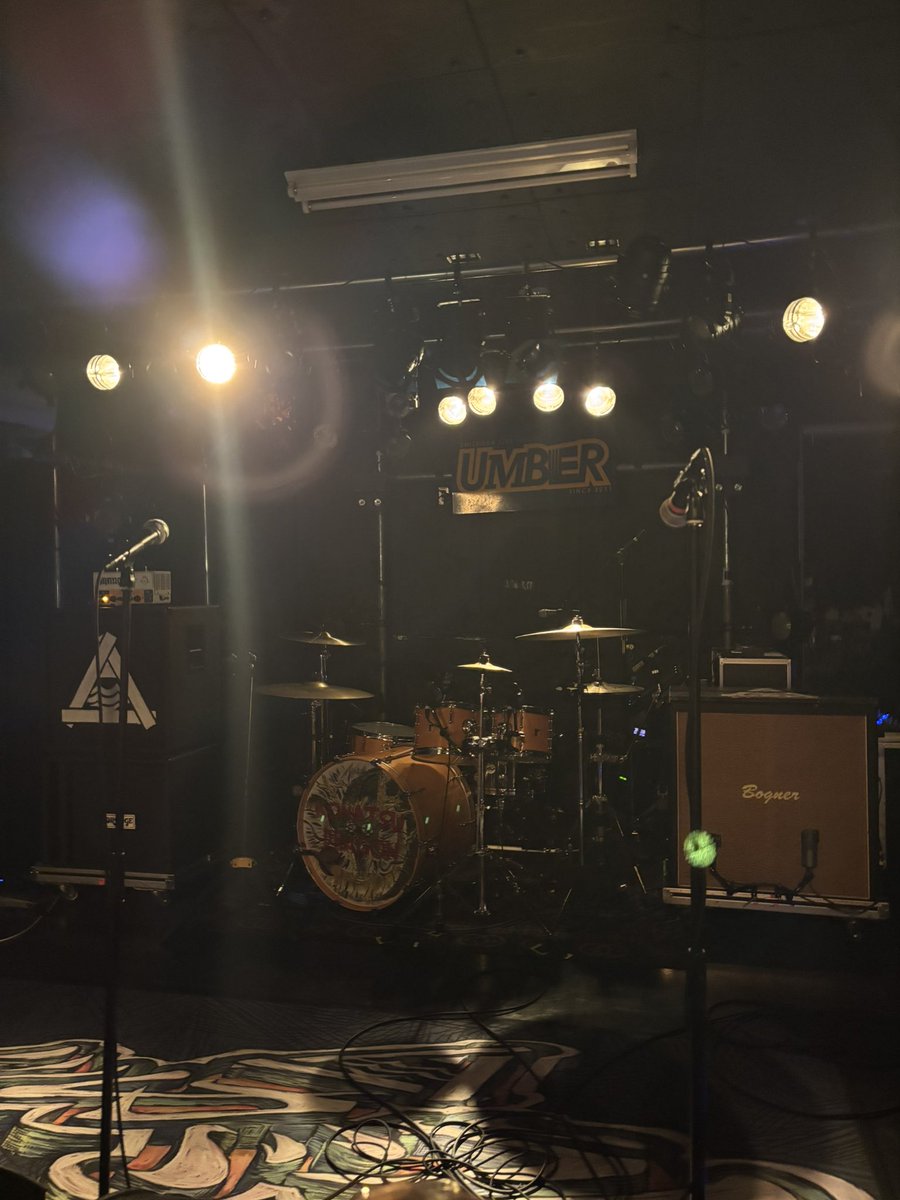 hrkmri02's tweet photo. 5年前外れて行けなくてずっとアンバーでハルカミライ見れるの待ってたー！
口約束じゃなくて絶対またアンバー来てくれ！まじでハルカミライ超えるバンドいないから！大好きなんだよ！ https://t.co/c2rW3uwPjQ