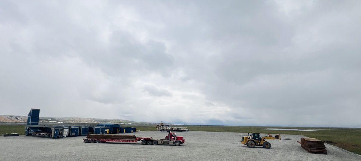 PantheonResour1's tweet image. Pictures from earlier this week where work is underway mobilizing the Nabors 150AC rig and setting up for spudding of the Dubhe-1 appraisal well.
Dubhe-1 is an appraisal well, appraising the existing discovery of the Ahpun Topsets (SMD-B). The Independent Expert Report…