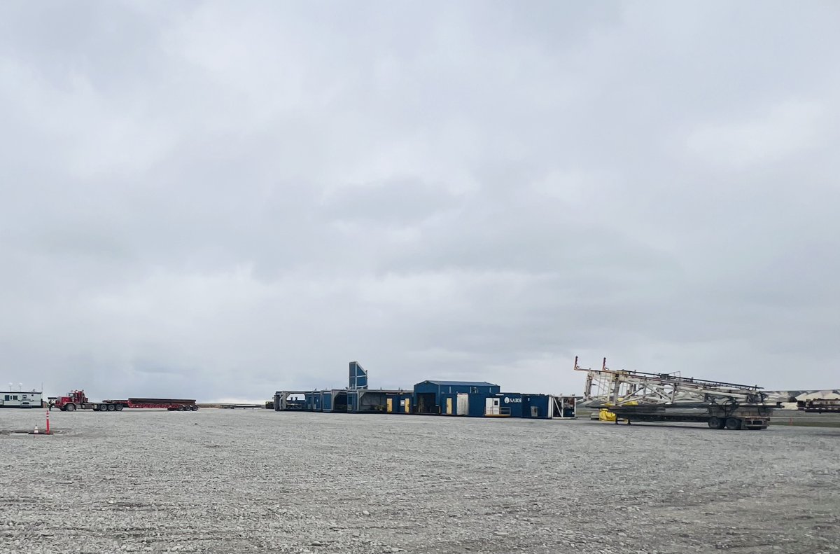 PantheonResour1's tweet image. Pictures from earlier this week where work is underway mobilizing the Nabors 150AC rig and setting up for spudding of the Dubhe-1 appraisal well.
Dubhe-1 is an appraisal well, appraising the existing discovery of the Ahpun Topsets (SMD-B). The Independent Expert Report…