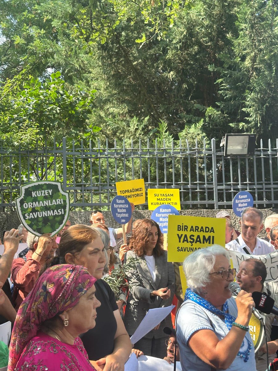 Türkiye’nin doğası, yabanı, köyleri adına TBMM’ye sesleniyoruz.

Tahrip altında ve ağır yaralıyız. Şirketlerin servetini değil milletin servetini ormanları ve zeytinlikleri savunun. Doğayı daha çok talana açacak #MadenYasasınıGeriÇek