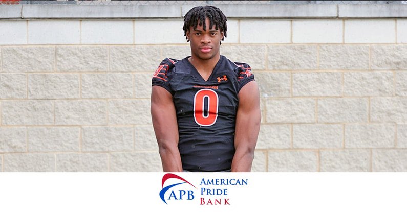 DawgsHQ's tweet image. Commitment Day Primer: 4⭐️Nick Abrams is set to announce his college commitment later today. Here’s everything you need to know.
Story: on3.com/teams/georgia-…