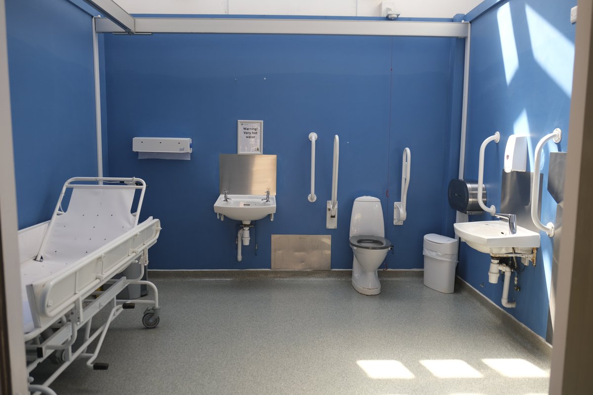 WestonbirtArb's tweet image. Today is #ChangingPlacesDay!
Did you know that we have a spacious and well equipped #ChangingPlaces facility, helping make a visit easier and inclusive for everyone.
Find out more 👉 forestryengland.uk/access-informa…