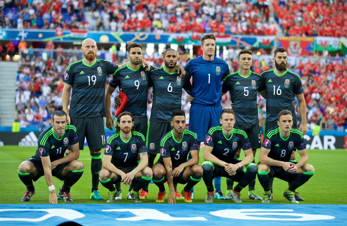 Cymru's tweet image. Our starting XI for our #EURO2016 semi-final against Portugal.
End of an era ♥️🏴