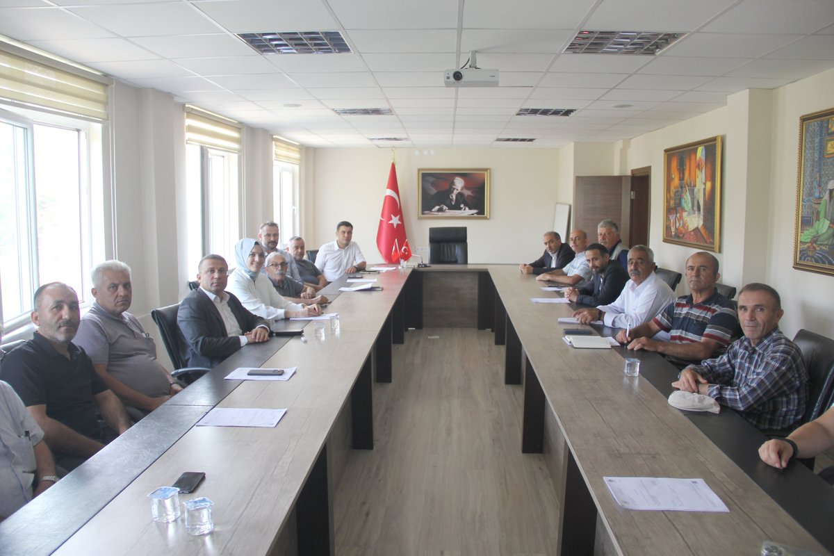 5199 sayılı Kanun uygulamaları kapsamında ilçemiz ve köylerinde başıboş sokak köpeklerinin toplanmasının işbirliği ve dayanışma içerisinde etkin olarak icra edilmesi  amacıyla Atabey Kaymakam Vekili Eğirdir Kaymakamı Ömer ÇİMŞİT başkanlığında bir toplantı gerçekleştirilmiştir.