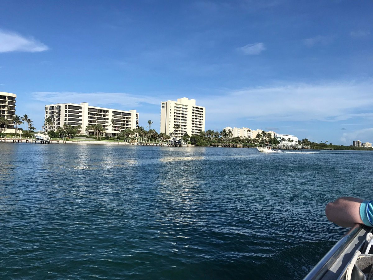 joliverrealtor's tweet image. Beach in the morning, tacos by the inlet, paddleboarding by sunset. Jupiter’s got the formula down. #JupiterFL #JupiterBeach #SouthFloridaLife #LiveWhereYouVacation