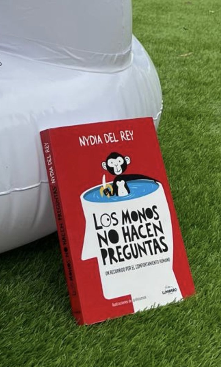 nyconene's tweet image. CERRADO POR VACAS.
Si en mi ausencia os da un ataque de realidad, leed a Nydia del Rey, una humana muy turras.
Reflexiones a modo de pájara mental, alguna risa absurda y dibujitos de @oleismos para descansar de palabras.
Feliz verano de sudor y tontás.
#Losmonosnohacenpreguntas
