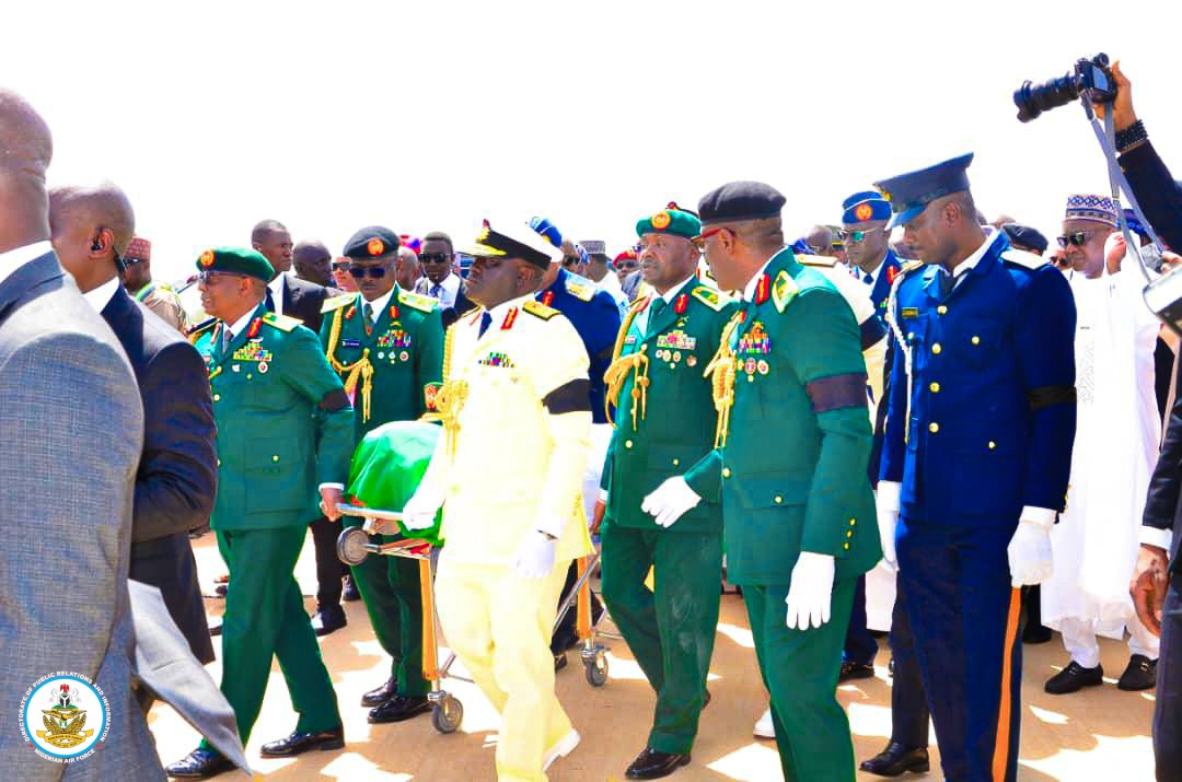 NigAirForce's tweet image. Honouring a Statesman: Military service chiefs pay final respects to former President Muhammadu Buhari
The Chief of the Air Staff (CAS), Air Marshal Hasan Bala Abubakar, alongside the Chief of Defence Staff (CDS), General Christopher Musa, and other Service Chiefs, paid their…