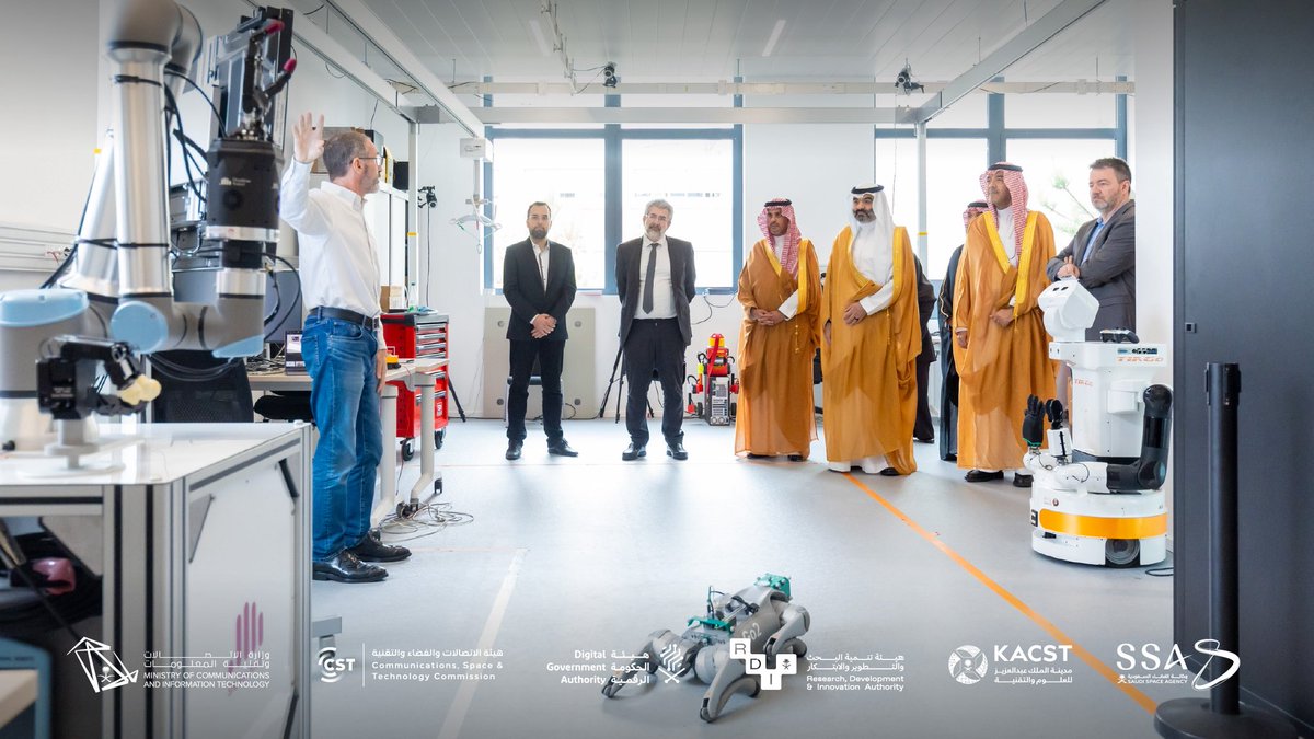 وزارة الاتصالات وتقنية المعلومات (@mcitgovsa) on Twitter photo معالي عبدالله السواحه <a href="/aalswaha/">عبدالله عامر السواحهAbdullah Alswaha</a> يزور معهد INRIA الفرنسي، المؤسسة الرائدة في أبحاث العلوم والتقنيات الرقمية، ويجتمع بالدكتور برونو سبورتيس، الرئيس التنفيذي للمعهد.
ناقش الجانبان إطلاق شراكات بحثية في الذكاء الاصطناعي، والحوسبة الكمية، والروبوتات، بما يعزز ريادة البلدين في التقنيات معالي عبدالله السواحه <a href="/aalswaha/">عبدالله عامر السواحهAbdullah Alswaha</a> يزور معهد INRIA الفرنسي، المؤسسة الرائدة في أبحاث العلوم والتقنيات الرقمية، ويجتمع بالدكتور برونو سبورتيس، الرئيس التنفيذي للمعهد.
ناقش الجانبان إطلاق شراكات بحثية في الذكاء الاصطناعي، والحوسبة الكمية، والروبوتات، بما يعزز ريادة البلدين في التقنيات
