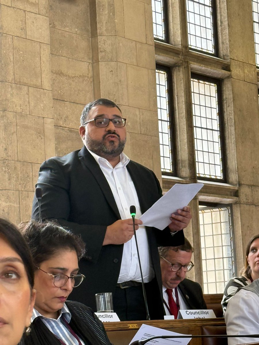 MurtazaRIqbal's tweet image. ✅ Today @McrLabour passed a motion at @ManCityCouncil to tackle the dangers of illegal e-bikes, off-road bikes & e-scooters.
🚫 Enough is enough.
🔒 We’re backing stronger enforcement, tougher regulation & safer streets for all.
#JacobsJourney #Manchester #SafeStreets