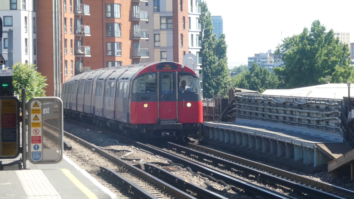 JRailVolunteer's tweet image. Some 1973 stocks at Alperton which in a few years time will be no more so might as well get them while you still can unless you want to live in regret for not capturing them.