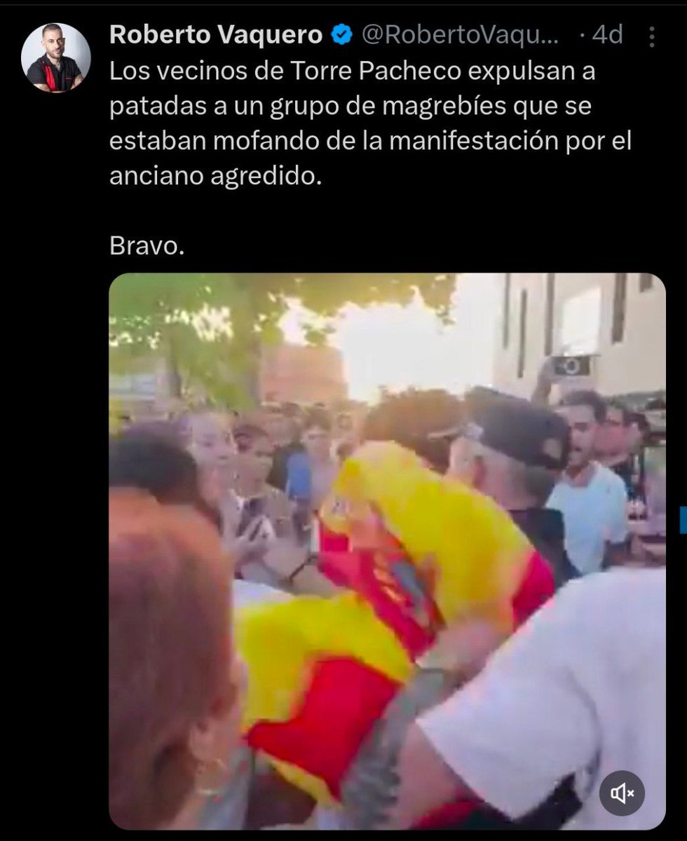 Ceci_Esteve's tweet image. Aquí @RobertoVaquero_ otro de los voceros ultras y amigo de los nazis. Otro de los que ha jaleado linchamientos a niños magrebíes en Torre Pacheco.
Comparte el vídeo del intento de asesinato de un niño, palabras de la policía , por grupos de nazis que salieron a cazar "moros"