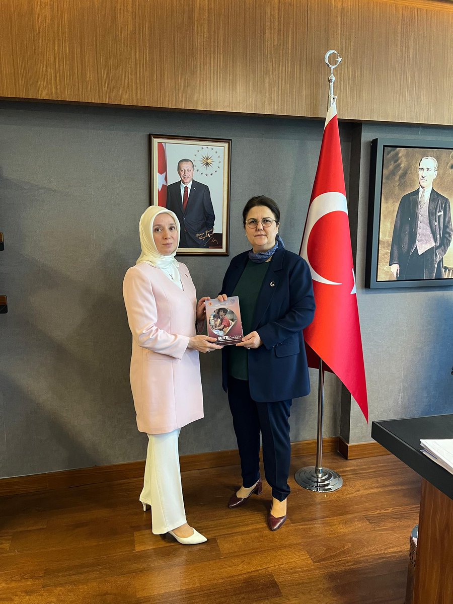 Bugün Gazi Meclisimizde Kamu Denetçisi Av. Dr. Sn. Fatma Benli Yalçın ile bir araya geldik.

İnsan haklarının korunması, kamu hizmetlerinde hakkaniyetin sağlanması ve ombudsmanlık kurumunun rolü üzerine verimli bir görüşme gerçekleştirdik.
TBMM İnsan Haklarını İnceleme