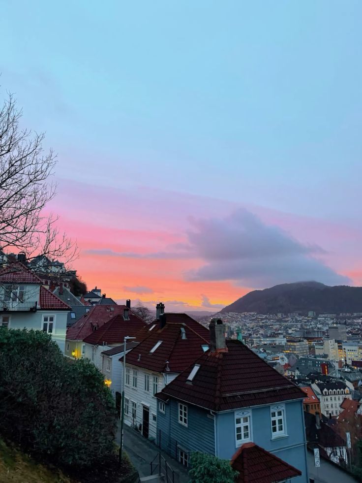 Last evening  sunset  in Bergen 🇧🇻🍓❤️ have a most beautiful day df here