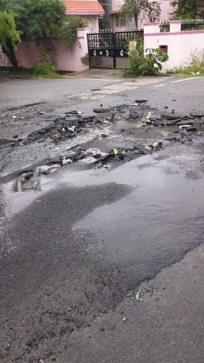 drsdm23's tweet photo. See your patch up work done two days ago
@BBMPOfficial @BBMPCommissioner @PRO_BBMP Patchwork on 2nd Main, Classic Paradise Layout, Ward 192 = epic fail! You hike property tax, but road quality tanks. Get it together, BBMP! 🚮💔 #BBMPFail #RoadsMatter" https://t.co/bJ6F70rdRD