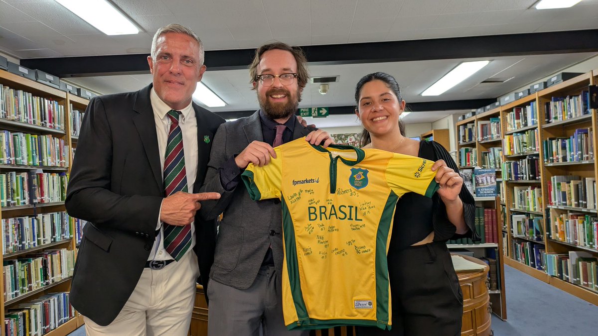 archivist_al's tweet image. Many thanks to Matt Featherstone of @brasil_cricket for donating a signed @MorettiAvery shirt to the @MCCOfficial museum and for the Cricket Brasil shirts for my family and I, we love them!