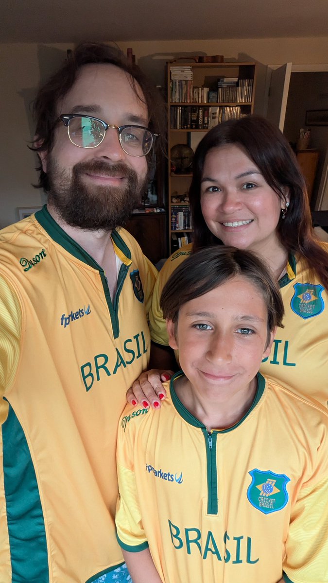archivist_al's tweet image. Many thanks to Matt Featherstone of @brasil_cricket for donating a signed @MorettiAvery shirt to the @MCCOfficial museum and for the Cricket Brasil shirts for my family and I, we love them!