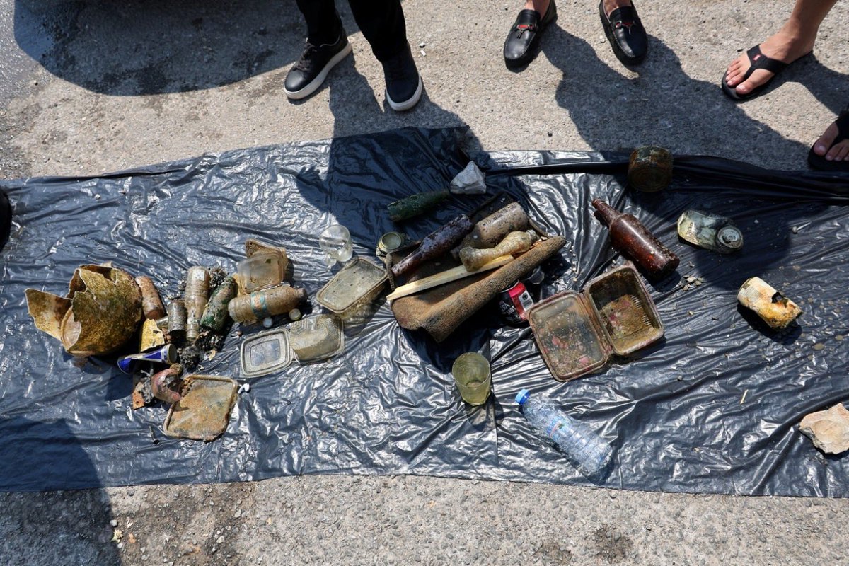 Destek Hizmetleri ve Temizlik İşleri Müdürlüğümüz organizasyonuyla yapılan Deniz Dibi Temizliğinin bu yılki onuncu etabı Torba’da yapıldı.

Gönüllü belediye personelinden oluşan dalgıç ekibinin gerçekleştirdiği çalışmalar sonucunda denizden az miktarda atık çıkarıldı. Atık