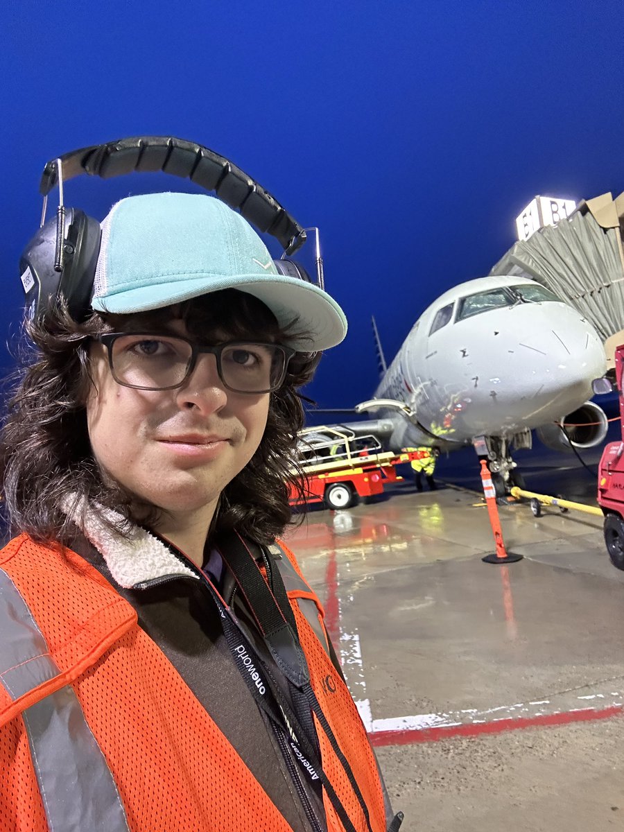 Saturn_SC2's tweet image. I accepted a 4am shift like an idiot