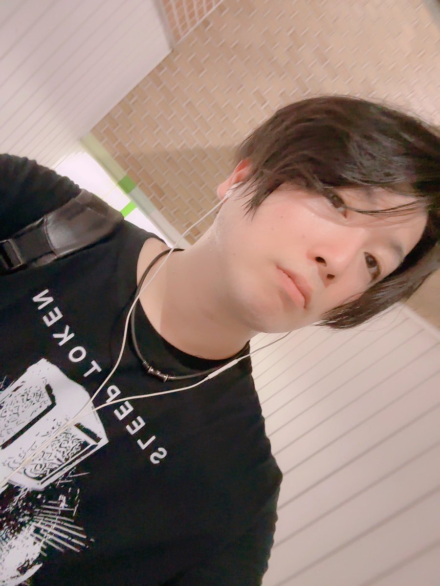 AK_Akht's tweet image. 福島県は郡山市でサポートのお仕事でした。
終演15分後に新幹線に飛び乗るマン🏃‍♂️
僕だけ東京に戻ります(•﹏•  )