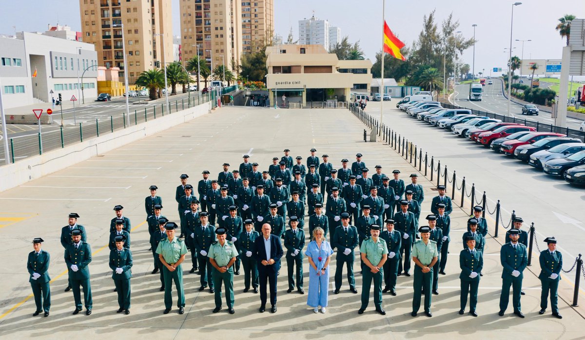 Delegación del Gobierno en Canarias (@dgcanarias) on Twitter photo El delegado del Gobierno en Canarias, <a href="/AnselmoPestana/">Anselmo Pestana</a>, dio la bienvenida hoy en Las Palmas de Gran Canaria a los agentes de <a href="/guardiacivil/">Guardia Civil</a> que comienzan su período de prácticas. El delegado del Gobierno en Canarias, <a href="/AnselmoPestana/">Anselmo Pestana</a>, dio la bienvenida hoy en Las Palmas de Gran Canaria a los agentes de <a href="/guardiacivil/">Guardia Civil</a> que comienzan su período de prácticas.