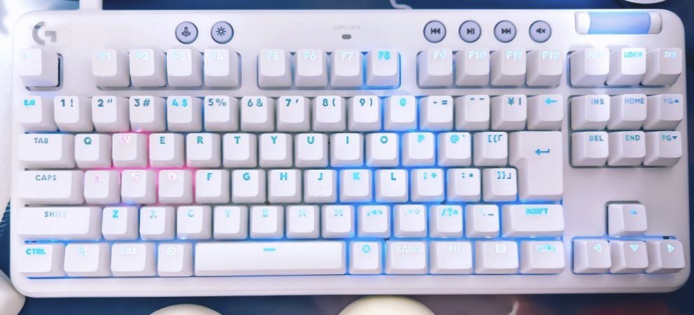 puragechan's tweet image. 新しいキーボードはロジクールさんのに♡かわいい〜!お仕事頑張るぞー🤍