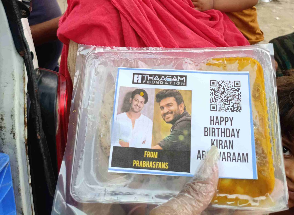 Fo our <a href="/Kiran_Abbavaram/">Kiran Abbavaram</a> anna ❤️ from our darling #Prabhas fans ❤️

Donated food for few needy and poor people on the occasion of #KiranAbbavaraam anna Birthday 🎂💐