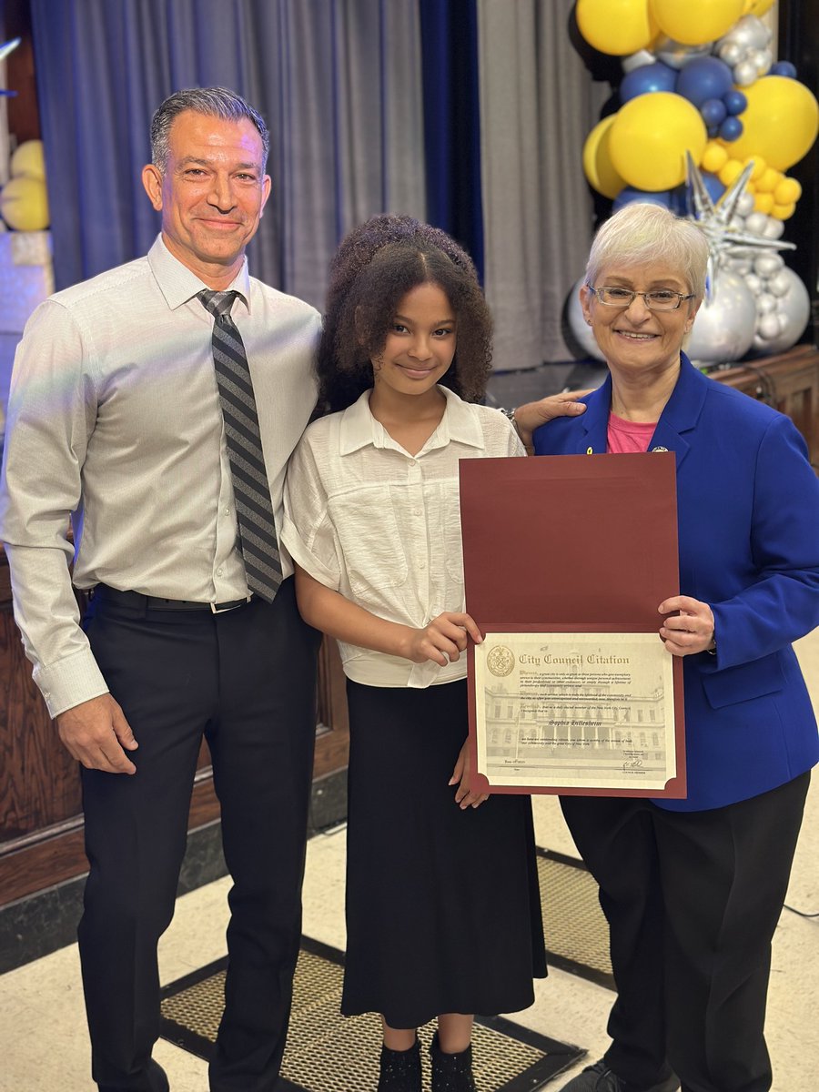 Lynn4NYC's tweet image. I was honored to visit several schools across #District29 at the end of June to personally congratulate our graduating students and wish them the best of luck in advancing their education.
#graduation2025