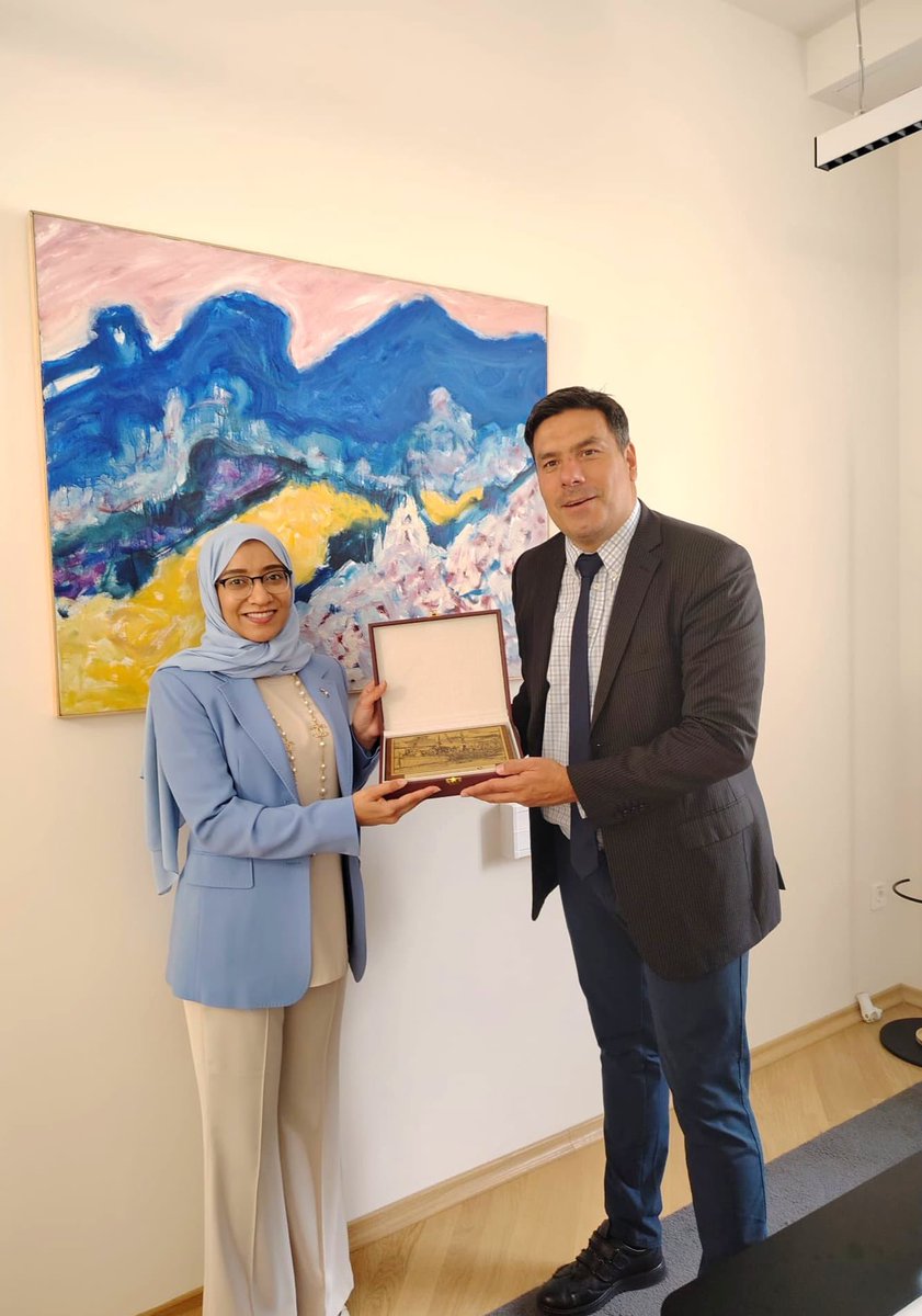 اجتمعت سعادة السيدة/ أسماء بنت ناجي العامري، سفيرة دولة قطر لدى جمهورية كرواتيا، بالسيد/ توميسلاف لينديتش، المدير العام للشؤون السياسية بوزارة الشؤون الخارجية والأوروبية بجمهورية كرواتيا، بحث الجانبان سبل تعزيز وتطوير العلاقات بين البلدين. 

#MOFA #الخارجية_القطرية