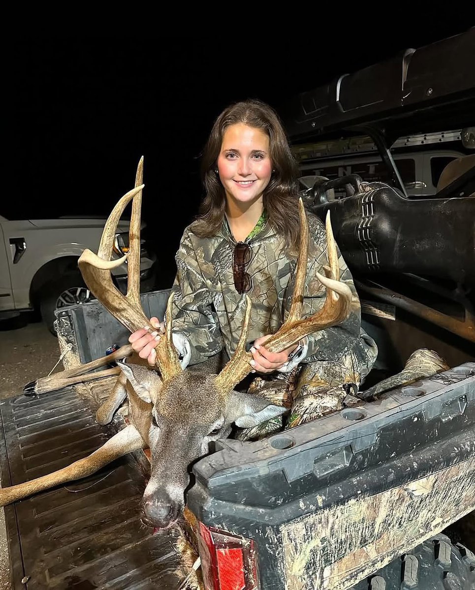 Big Bucks = Big Smiles 🦌 

Emma Starkey took this hammer in her home state of Mississippi! They seriously don’t get much better than this…