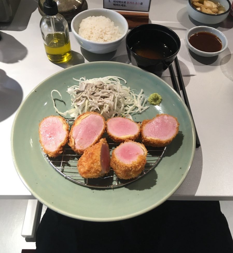 ddoddomuk's tweet image. #식사계 #트친소 #일상계 #먹계 #식사계정
먹는거랑 예쁜카페 다니는거 좋아해요!!!
저랑 친구해주실뷴✋✋ 맘찍해주시면 찾아가용