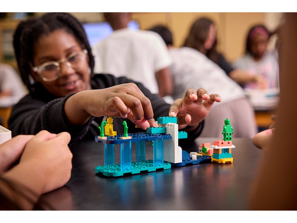 raisingrobots's tweet image. 🧫 How are your cells like a tiny city? 🏙️

🧠Explore how each part contributes to the function of the whole cell with the NEW #LEGOEducation Science Yr7-9 kits!

Discover the NEW kits here:
🙌 raisingrobots.com

#KS3Science #BiologyInSchools #STEM #STEMEducation