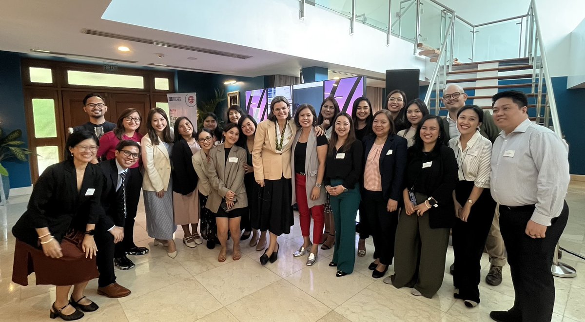 LotusPostrado's tweet image. Brilliant event yesterday to celebrate UK-Philippines cultural relations under HMA @LaureBeaufils - the great and the good from government and private sector to artists and leading educators. Warm hugs and tears shed as HMA moves on. @phBritish feeling much loved and valued!