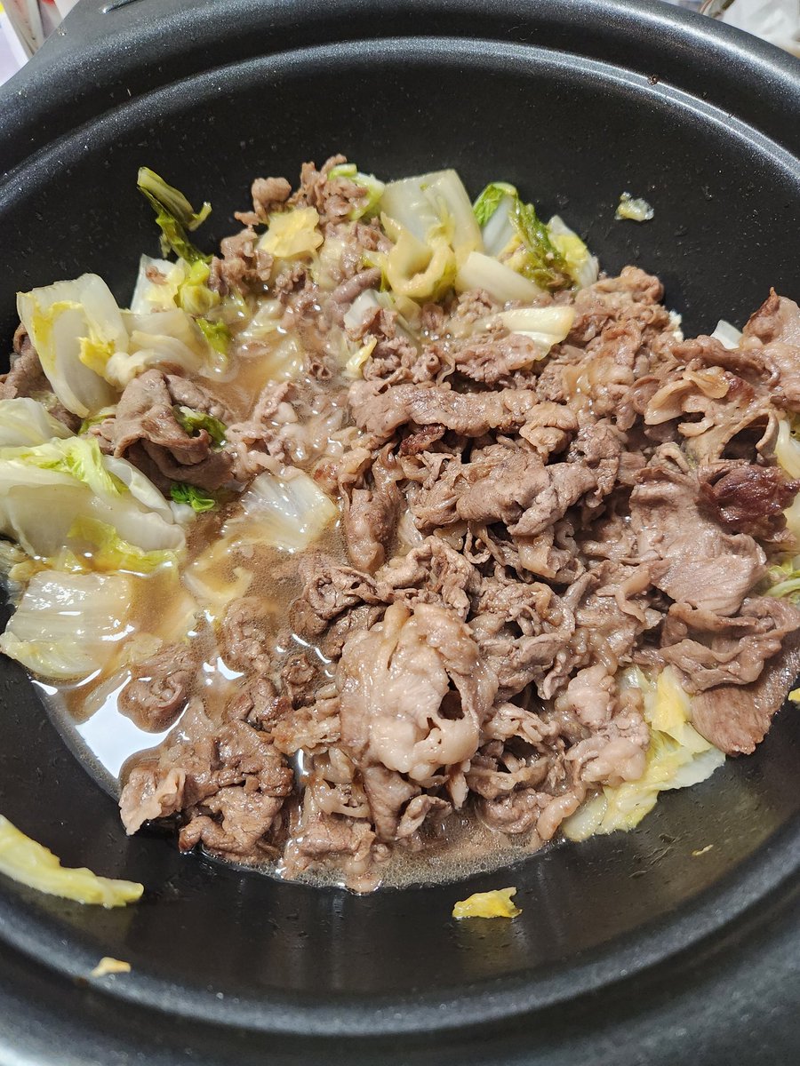 ayumuLOVEmama's tweet image. ハッピーバースデー息子🎂
今年はちょっと良い肉で
息子の好きな
すき焼きしました。
お年寄りには良い肉は
ちょっと胃にくるなぁ🤣
ケーキはタルトがよいって
言うのでいちごあったので🍓