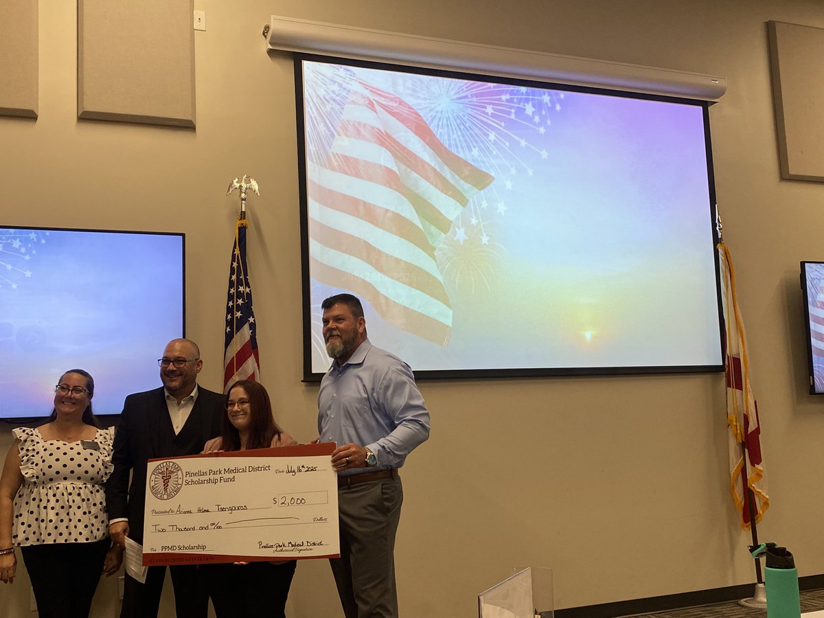 LindsayCrossFL's tweet image. Great to be in #PinellasPark for the #chamberbreakfast; scholarships were awarded & we discussed the upcoming backpack drive. I was happy to share a session recap, incl the $750,000 appropriation for the city to prevent flooding, property damage and health risks from hurricanes.
